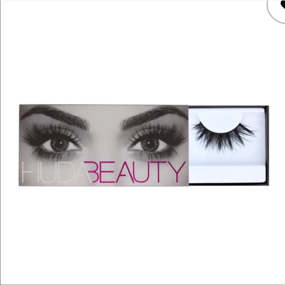 Huda Beauty Lashes & Natasha Dedona Eyeshadow Set - Picture 7 of 16